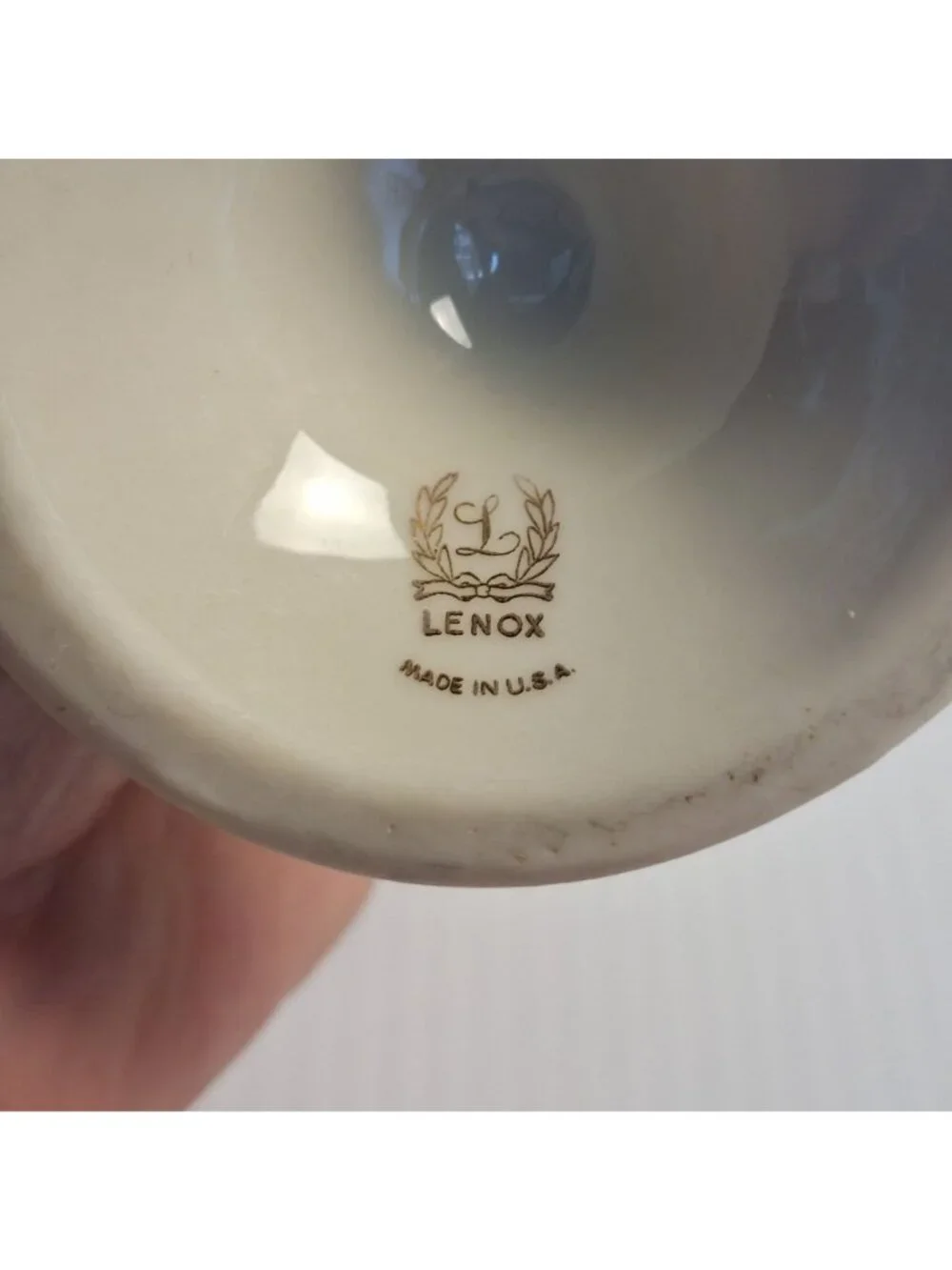 LENOX IVORY PORCELAIN FLORENTINE COLLECTION VINTAGE EMBOSSED BUD VASE 10.5